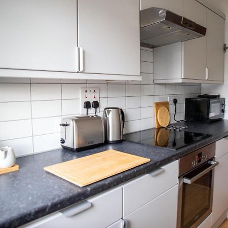 Guestready - Homely Leeds City Apartment Sleep 4 Meanwood Eksteriør billede