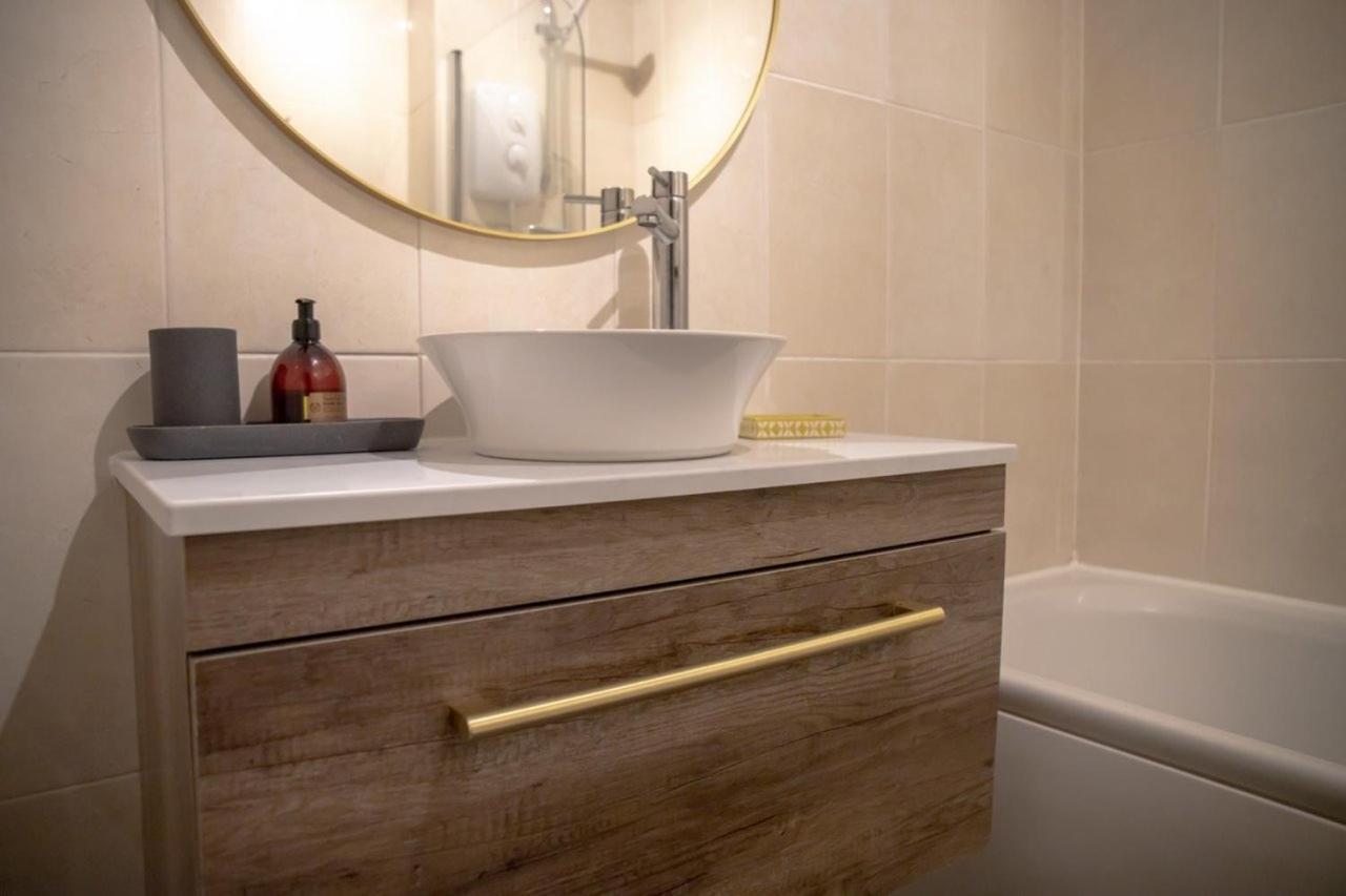 Guestready - Homely Leeds City Apartment Sleep 4 Meanwood Eksteriør billede