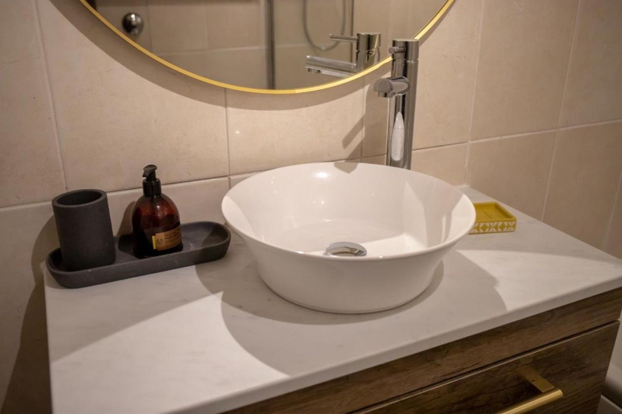 Guestready - Homely Leeds City Apartment Sleep 4 Meanwood Eksteriør billede