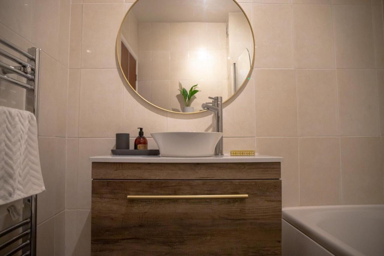 Guestready - Homely Leeds City Apartment Sleep 4 Meanwood Eksteriør billede