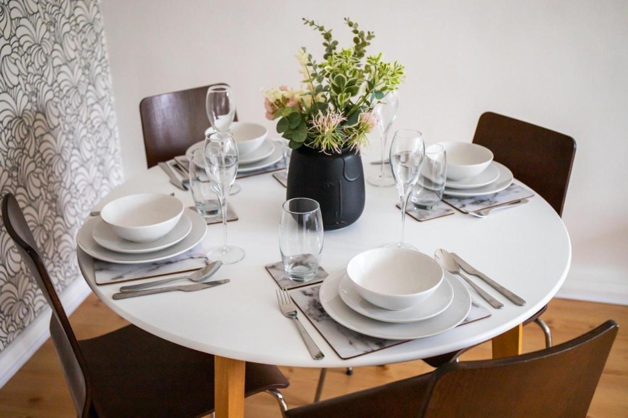 Guestready - Homely Leeds City Apartment Sleep 4 Meanwood Eksteriør billede