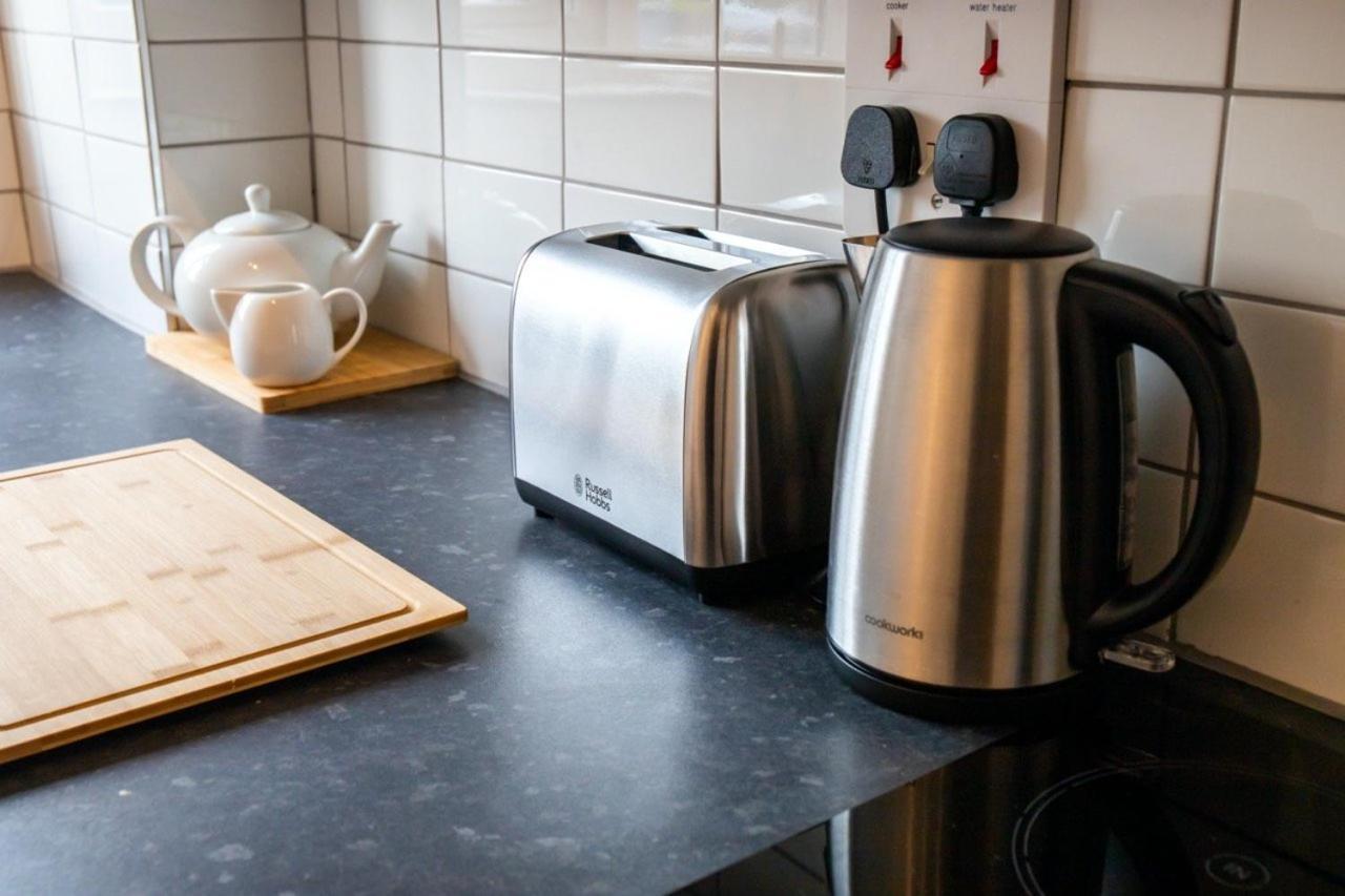 Guestready - Homely Leeds City Apartment Sleep 4 Meanwood Eksteriør billede