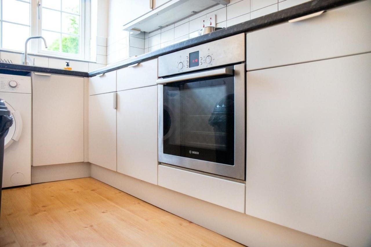 Guestready - Homely Leeds City Apartment Sleep 4 Meanwood Eksteriør billede