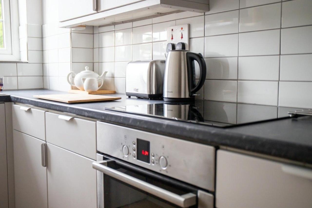Guestready - Homely Leeds City Apartment Sleep 4 Meanwood Eksteriør billede
