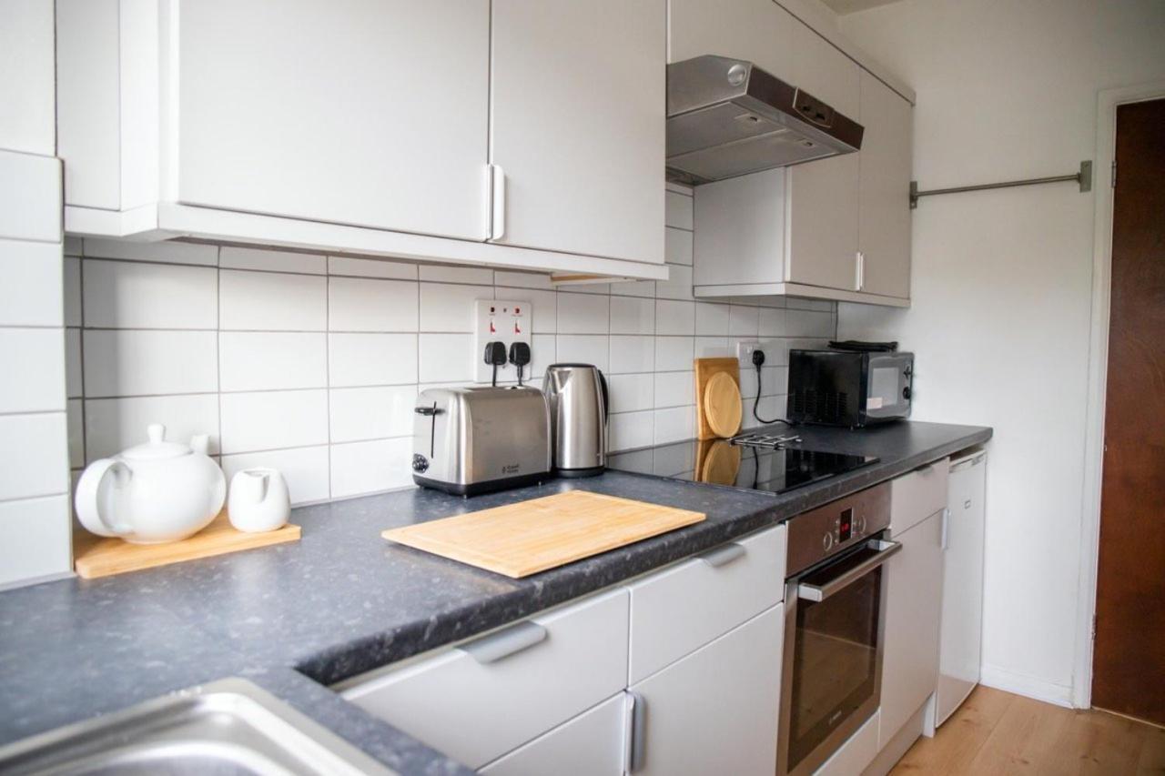 Guestready - Homely Leeds City Apartment Sleep 4 Meanwood Eksteriør billede