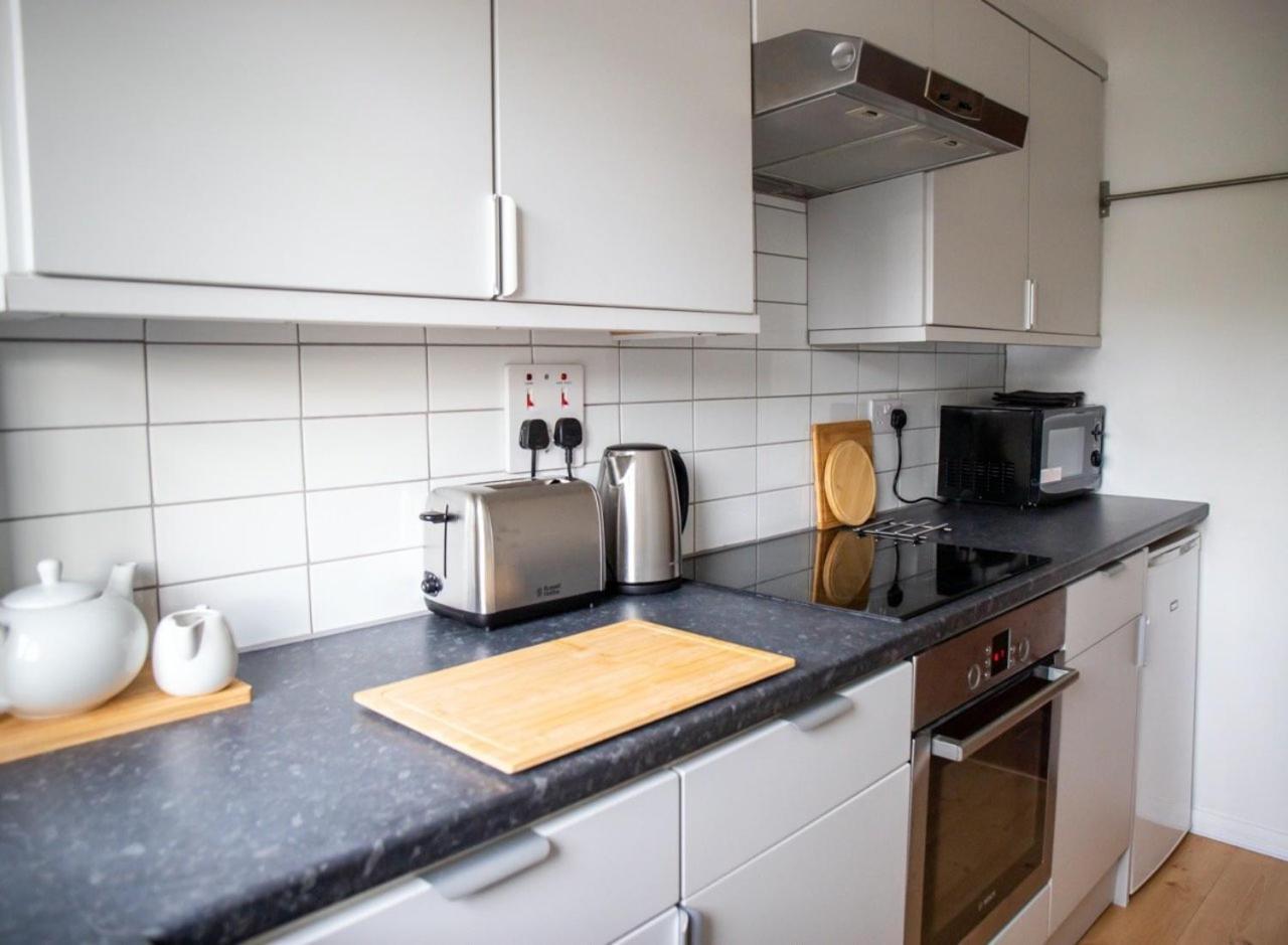 Guestready - Homely Leeds City Apartment Sleep 4 Meanwood Eksteriør billede